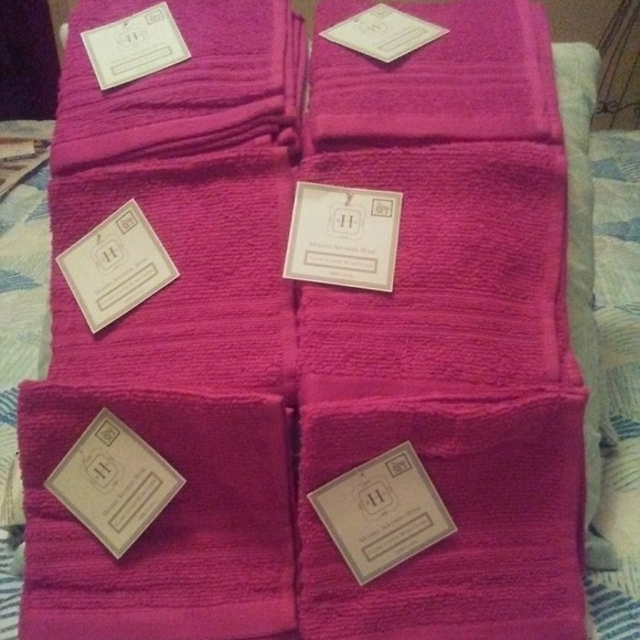Hand and wash towels (raspberry color)& - Picture 4 of 8